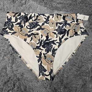 🆕️ Old Navy Floral Swim Brief
